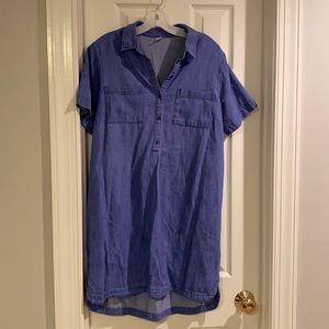 Old navy size L. Barely worn. Denim dress.
